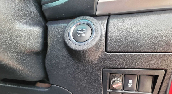 Toyota Hilux 2016 | right-hand-drive CPP Processing
