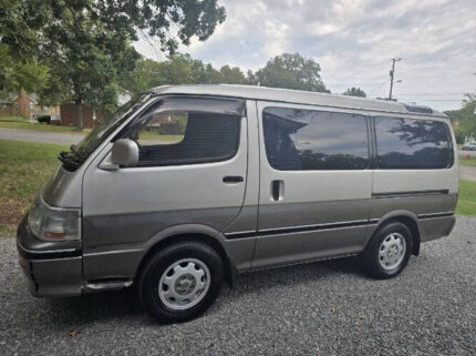 1995 Toyota HiAce | CPP Processing CO Ltd | Best Cars in Europe