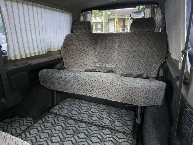 1995 Toyota HiAce | CPP Processing CO Ltd | Best Cars in Europe