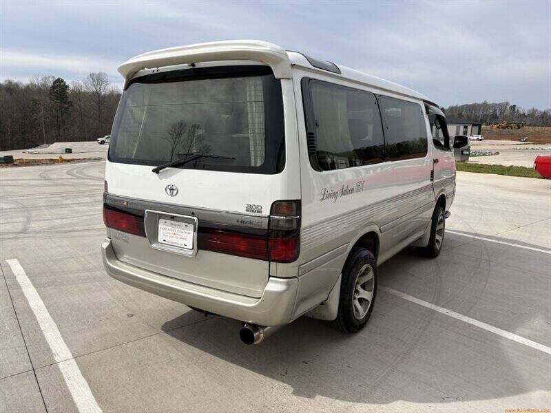 1997 Toyota HiAce | CPP Processing CO Ltd | Best Cars in Europe