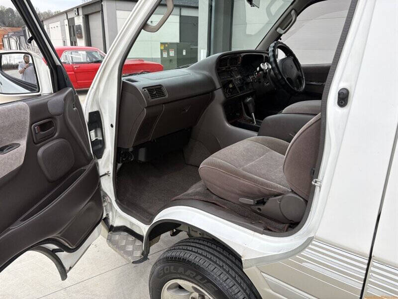 1997 Toyota HiAce | CPP Processing CO Ltd | Best Cars in Europe