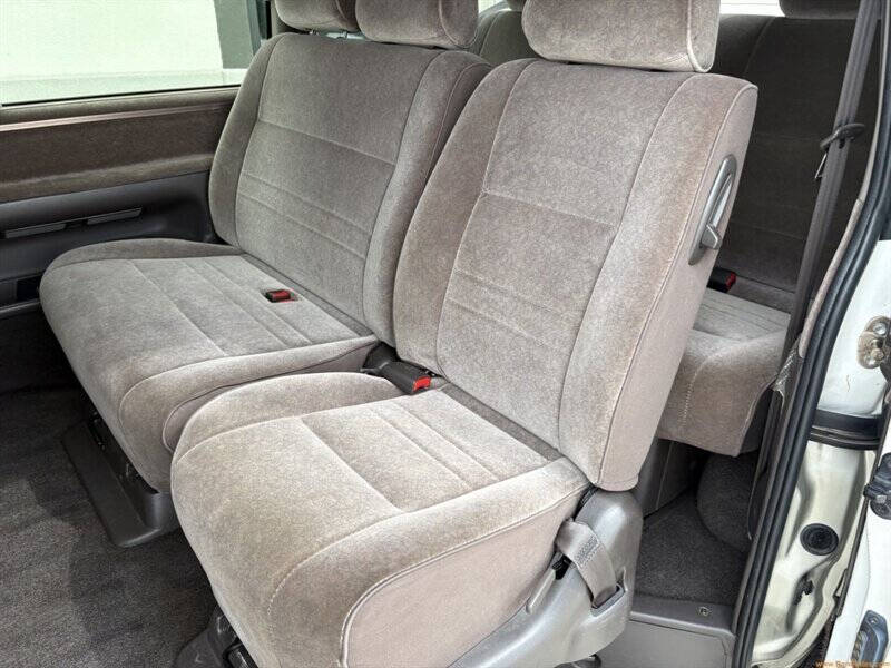 1997 Toyota HiAce | CPP Processing CO Ltd | Best Cars in Europe