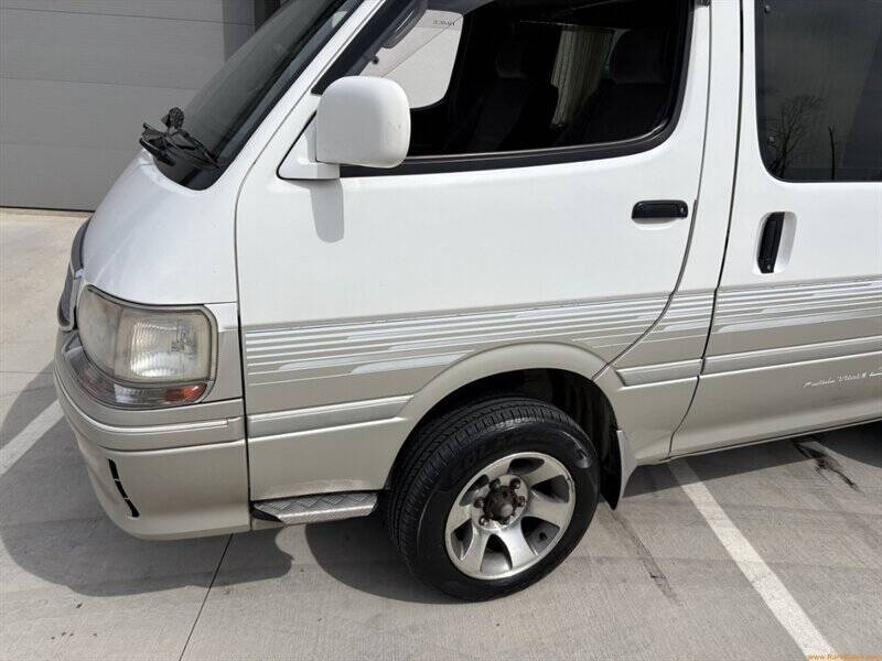 1997 Toyota HiAce | CPP Processing CO Ltd | Best Cars in Europe