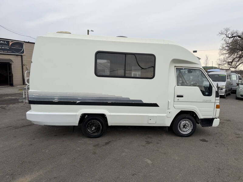 1998 Toyota HiAce | CPP Processing CO Ltd | Best Cars in Europe