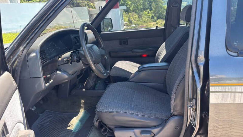Best 2000 Toyota Hilux at CPP Processing CO Ltd | Get cheap 2000 Toyota Hilux in Europe only at CPP Processing CO Ltd
