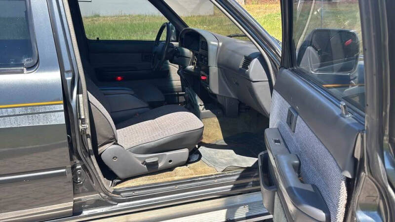 Best 2000 Toyota Hilux at CPP Processing CO Ltd | Get cheap 2000 Toyota Hilux in Europe only at CPP Processing CO Ltd